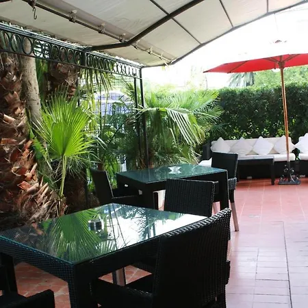 Globos Hotel Sitges
